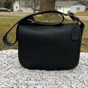 Vintage Coach Classic Shoulder Bag✨